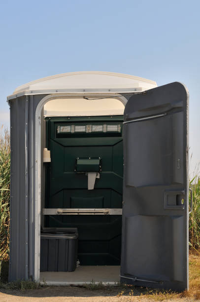 Best Portable bathroom rental  in , MI